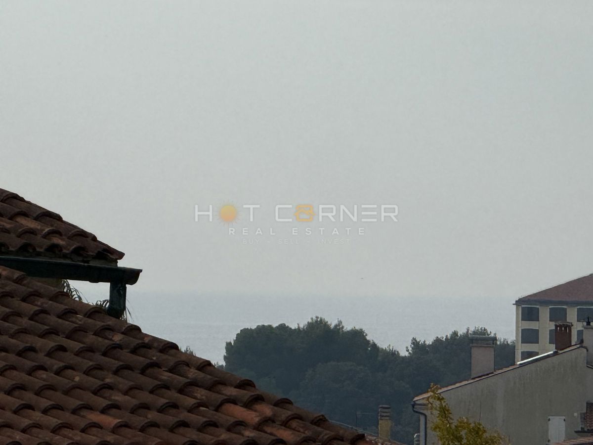 Posizione top, Pješčana Uvala, appartamento di lusso in una nuova costruzione con vista mare, a 400 m dalla spiaggia!