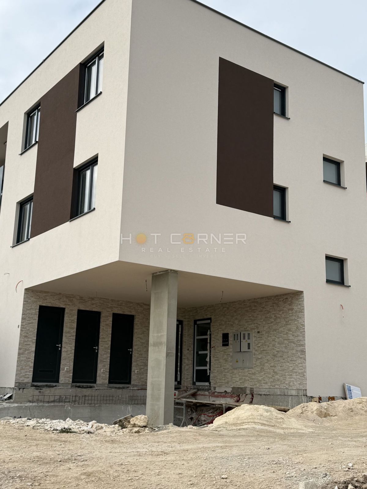 Posizione top, Pješčana Uvala, appartamento di lusso in una nuova costruzione con vista mare, a 400 m dalla spiaggia!