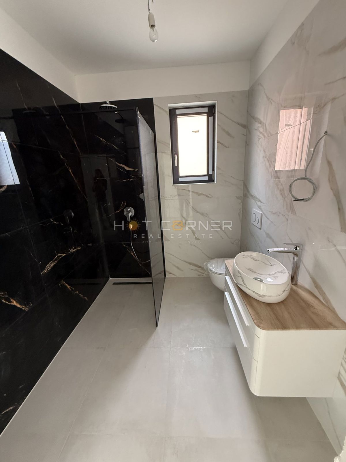 Posizione top, Pješčana Uvala, appartamento di lusso in una nuova costruzione con vista mare, a 400 m dalla spiaggia!