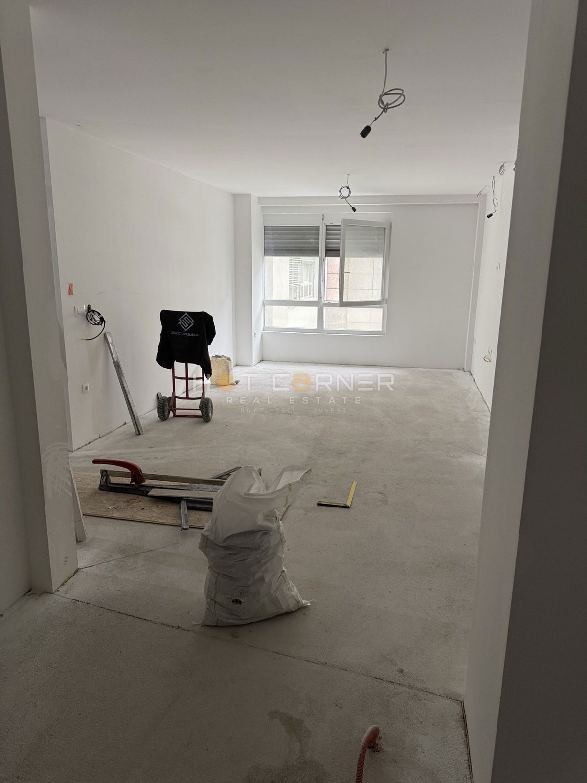 Pola, centro città, appartamento trilocale in un edificio moderno, garage