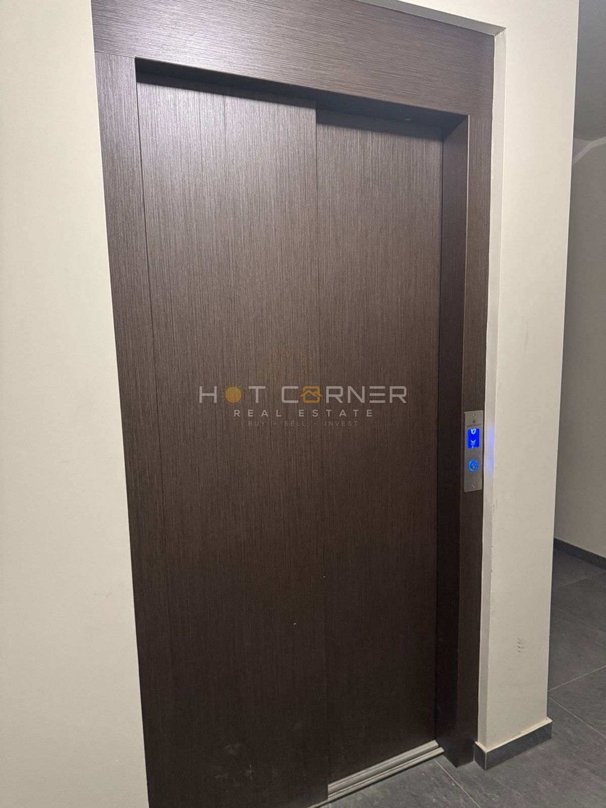 Pola, centro città, appartamento trilocale in un edificio moderno, garage