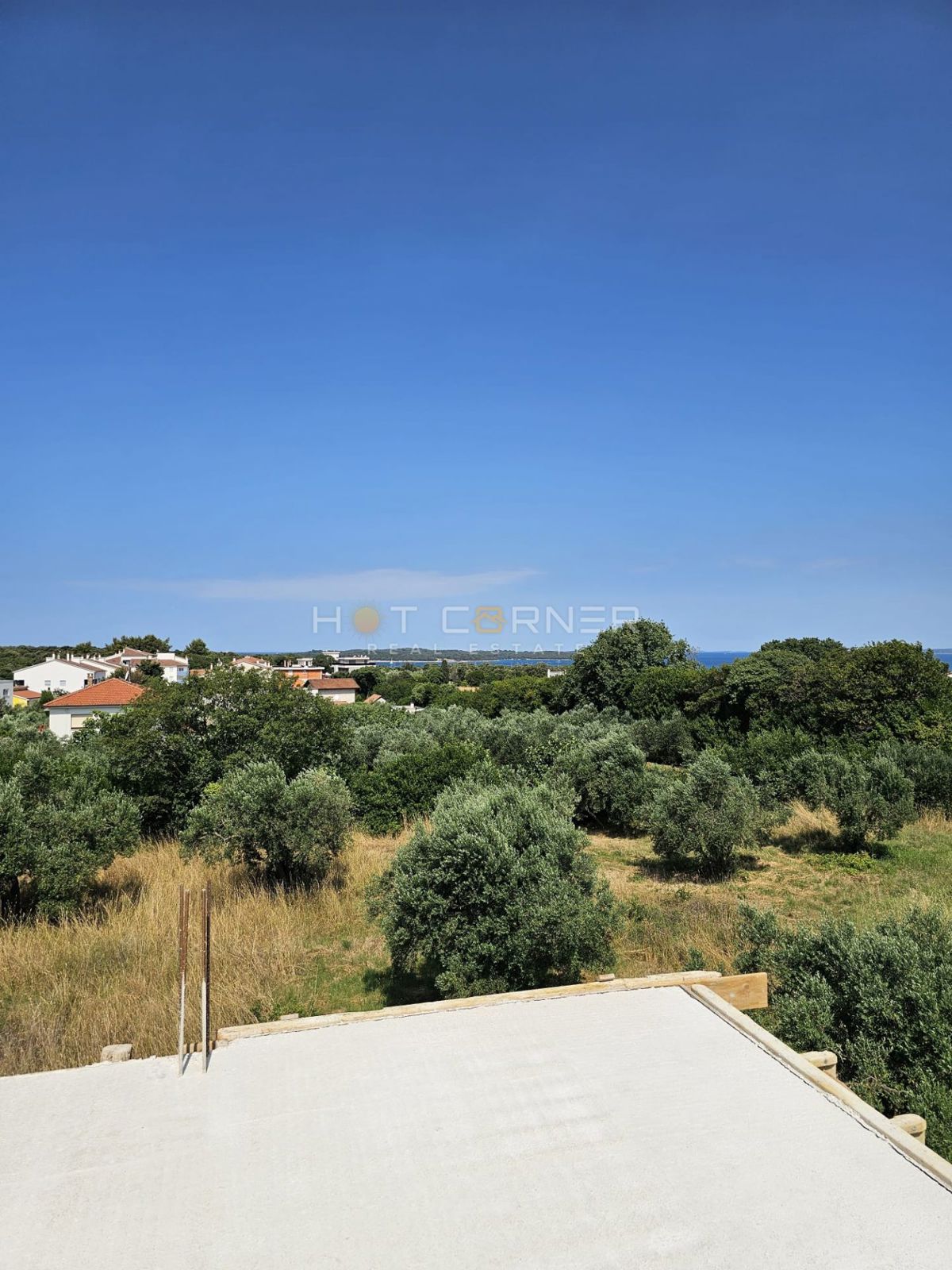 Appartamento a Stignano con vista mare e posto auto privato.