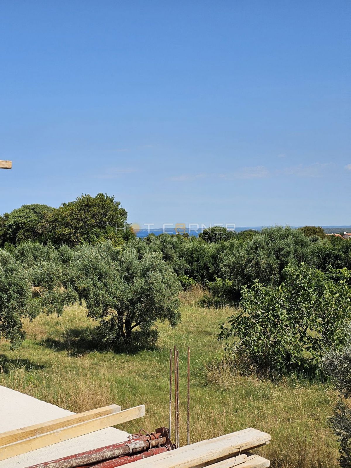 Appartamento a Stignano con vista mare e posto auto privato.