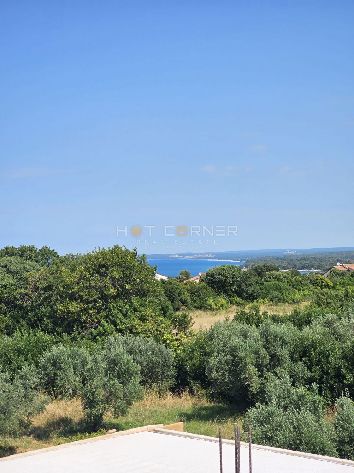 Appartamento a Stignano con vista mare e posto auto privato.