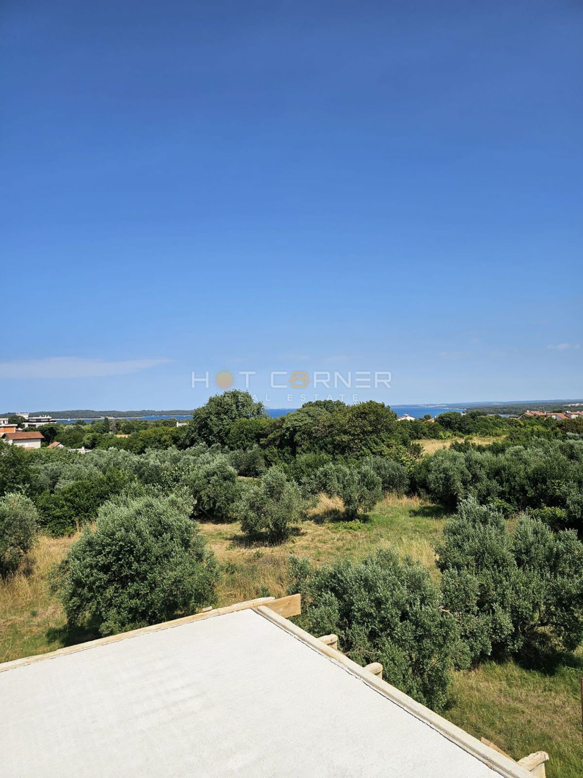 Appartamento a Stignano con vista mare e posto auto privato.