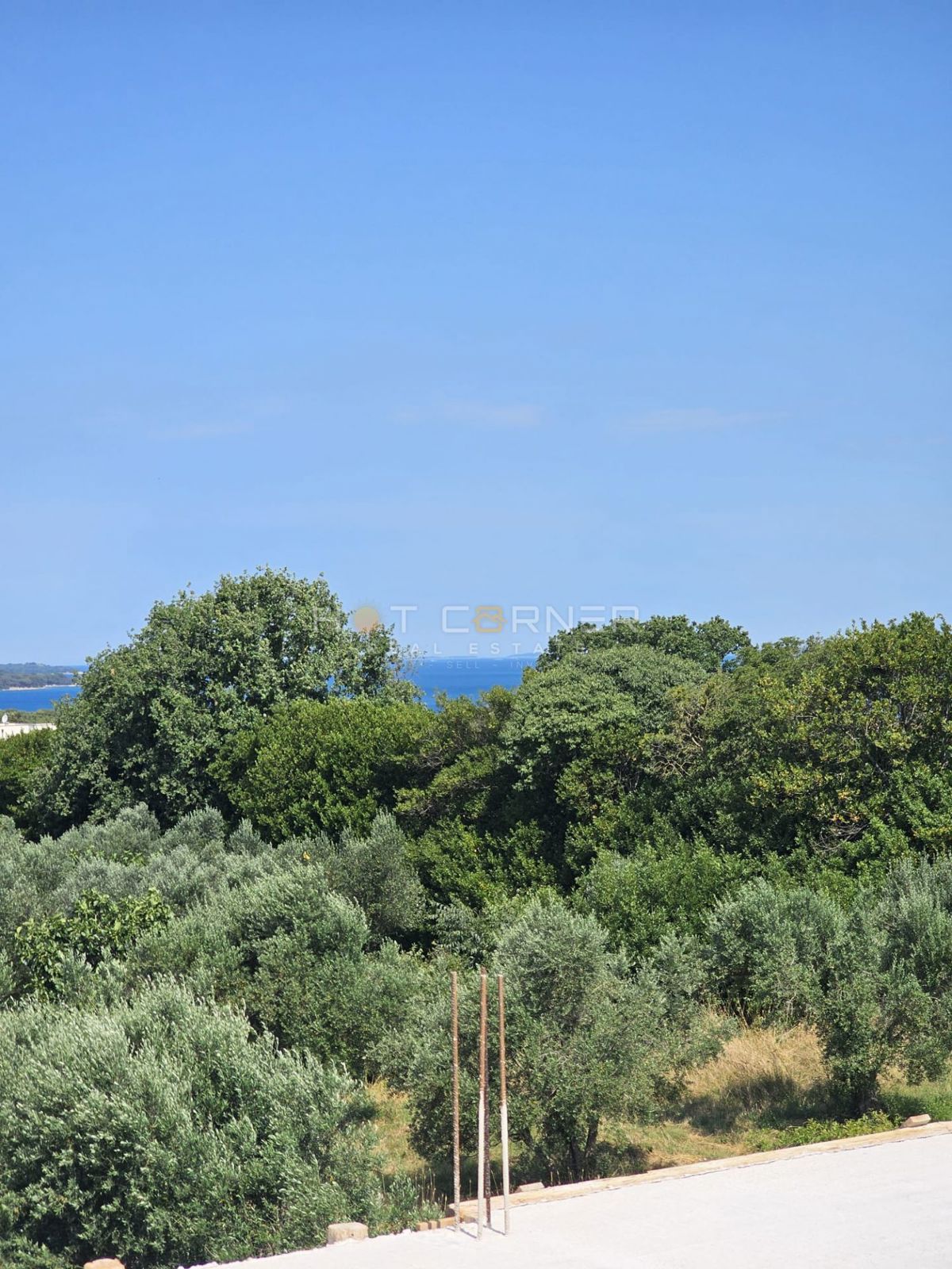 Appartamento a Stignano con vista mare e posto auto privato.