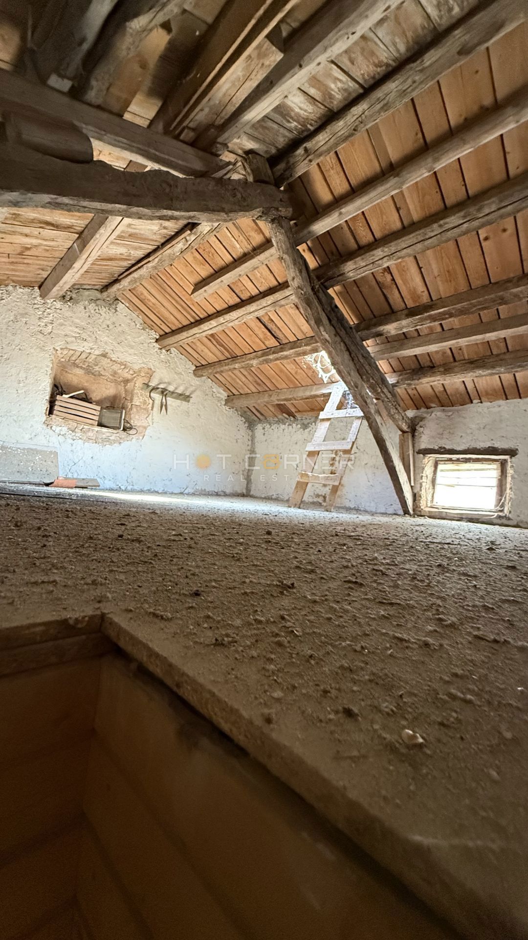 Casa in pietra istriana con terreno edificabile 