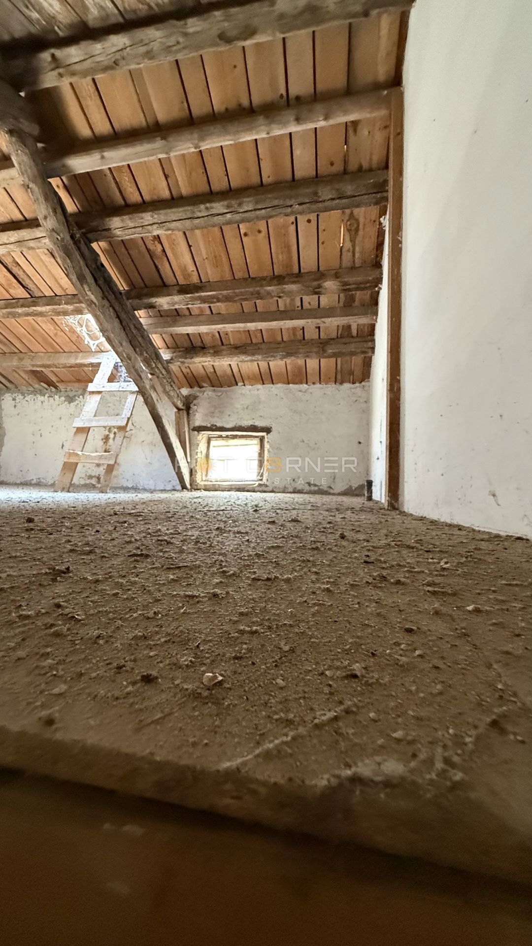 Casa in pietra istriana con terreno edificabile 