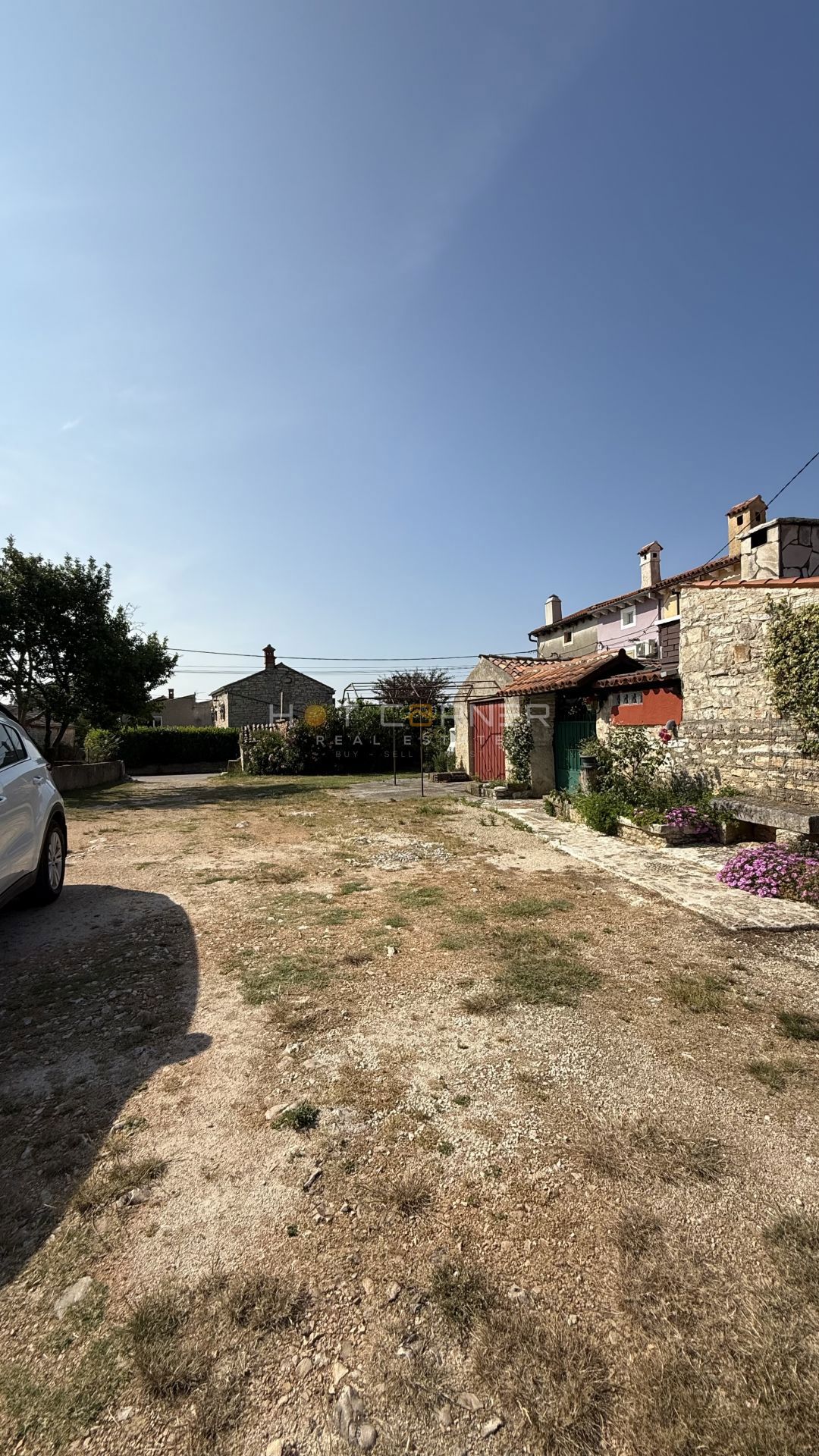 Casa in pietra istriana con terreno edificabile 