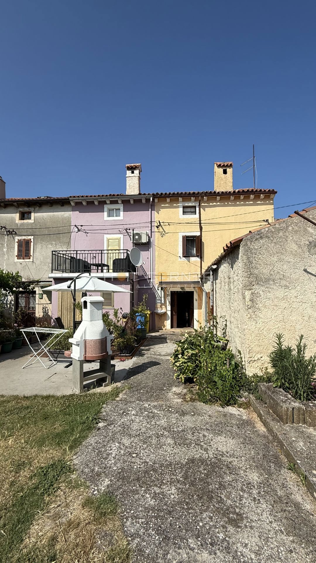 Casa in pietra istriana con terreno edificabile 