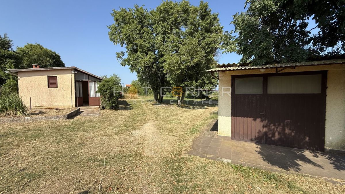 Casa in pietra istriana con terreno edificabile 