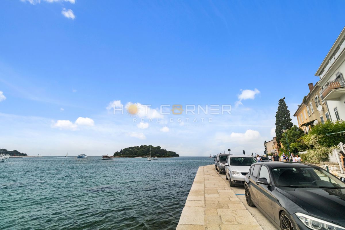 Rovigno, prima fila sul mare, 2 appartamenti in uno