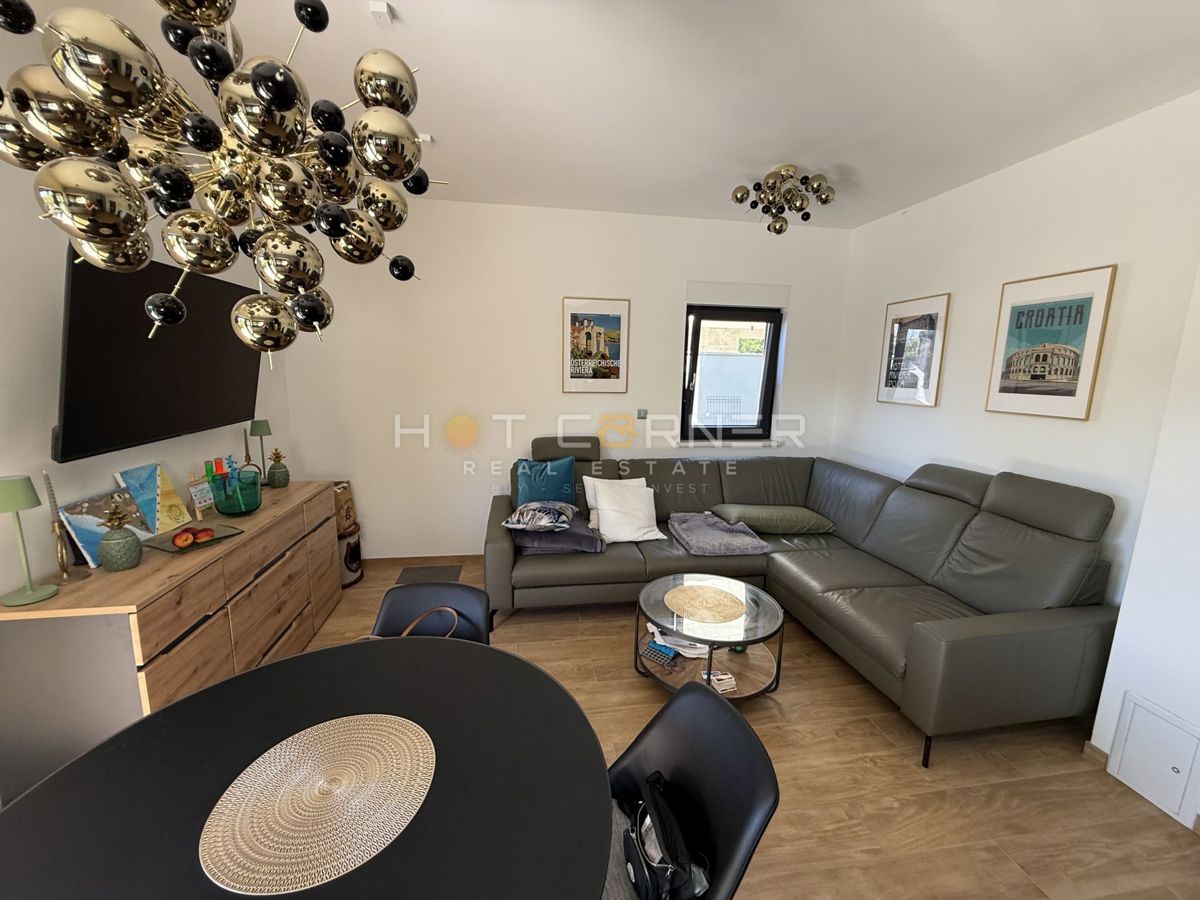 Pola, appartamento di lusso con piscina a 2 km dalla spiaggia