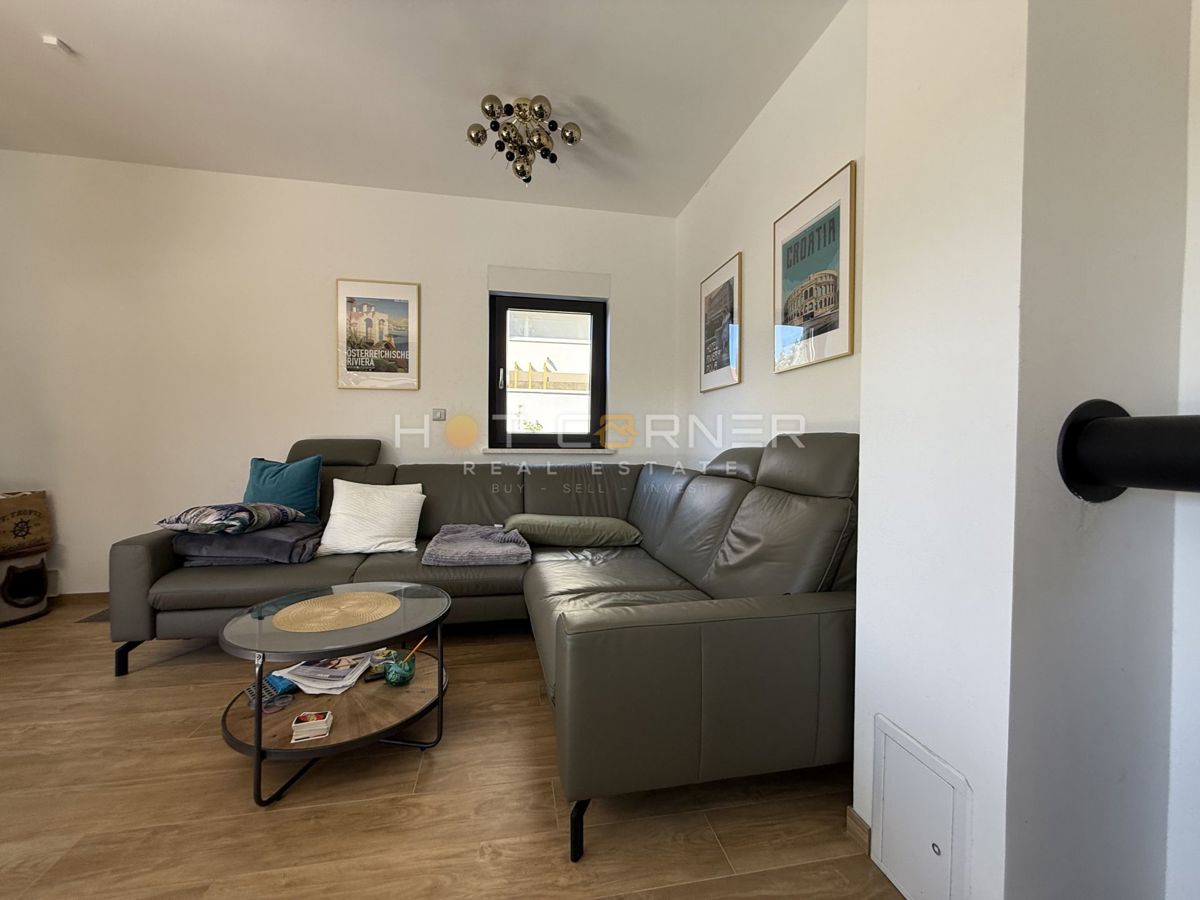 Pola, appartamento di lusso con piscina a 2 km dalla spiaggia