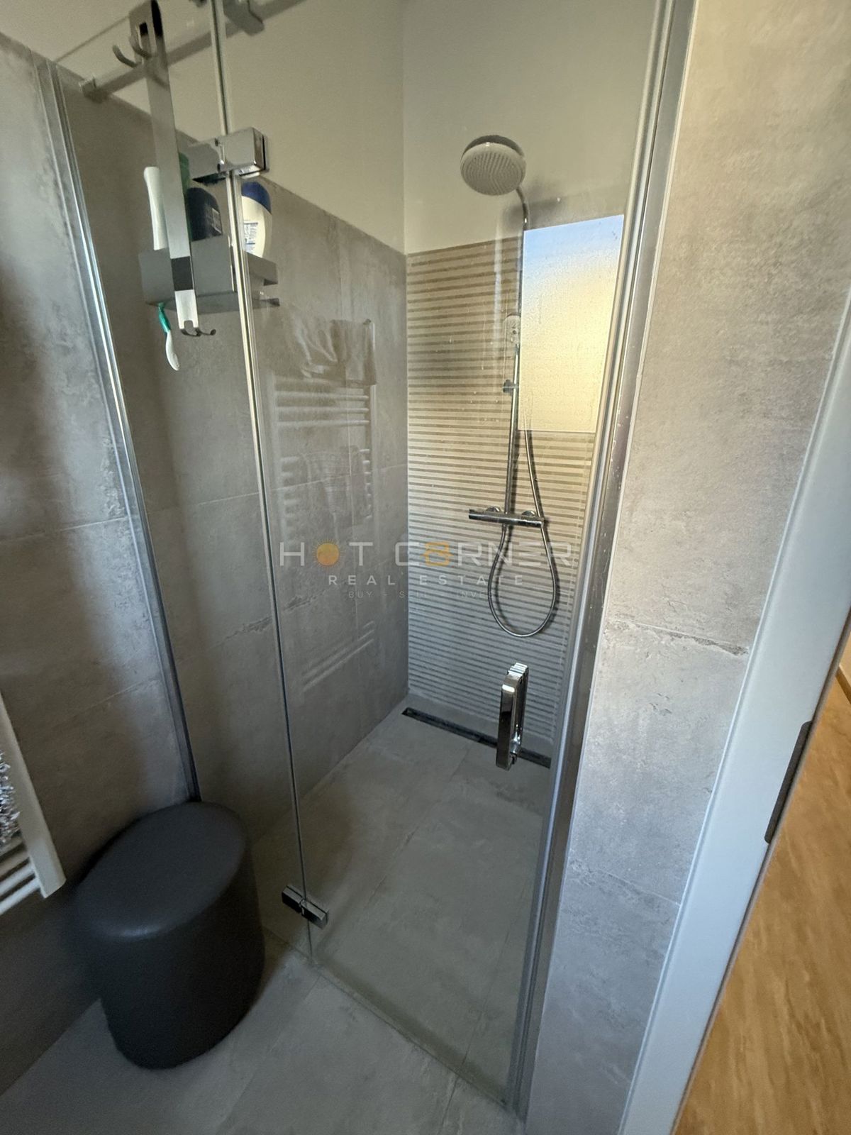 Pola, appartamento di lusso con piscina a 2 km dalla spiaggia