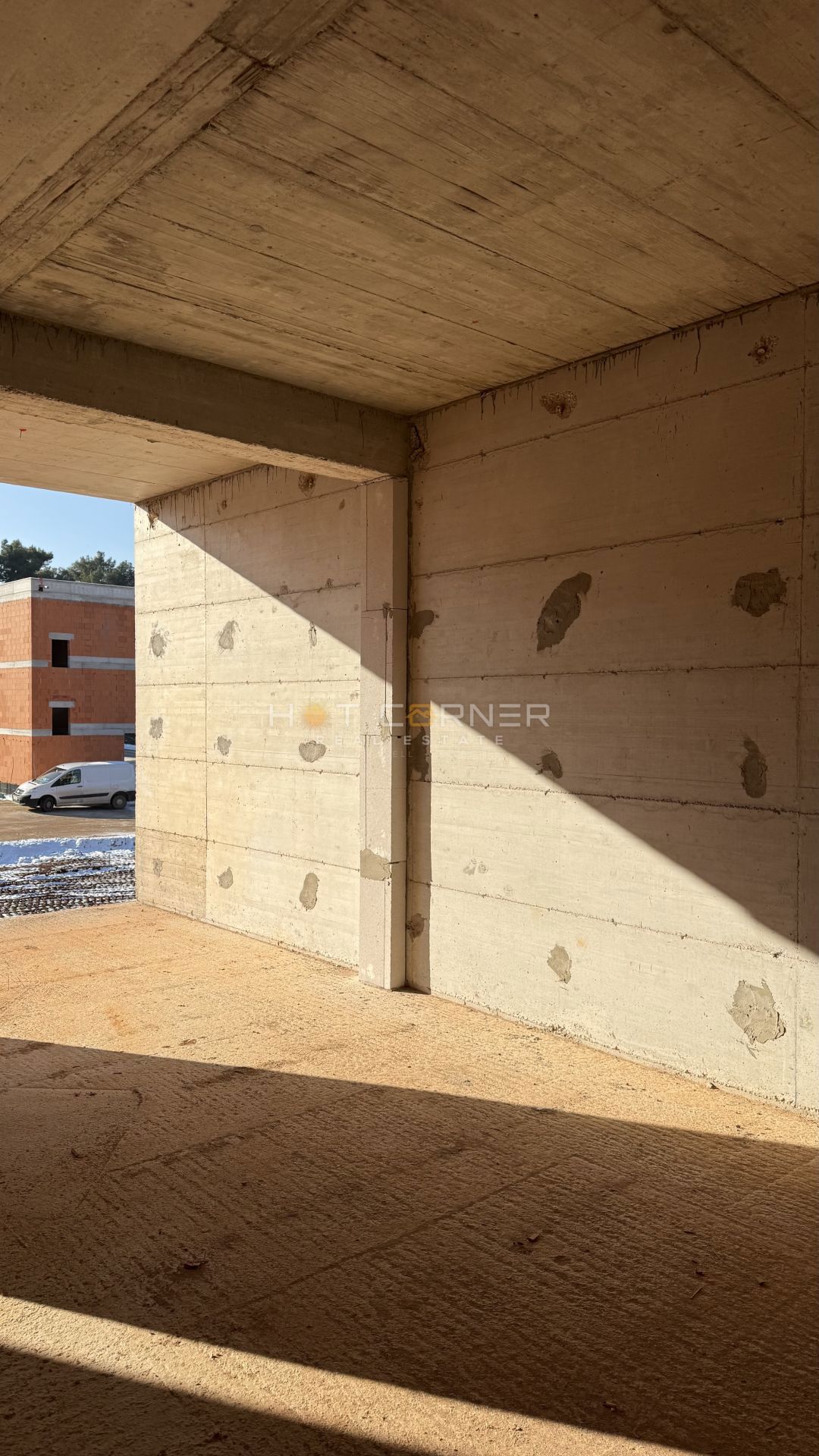 Pola Valmade – spazioso appartamento con grande terrazza e parcheggio, roh-bau, 96,7 m²