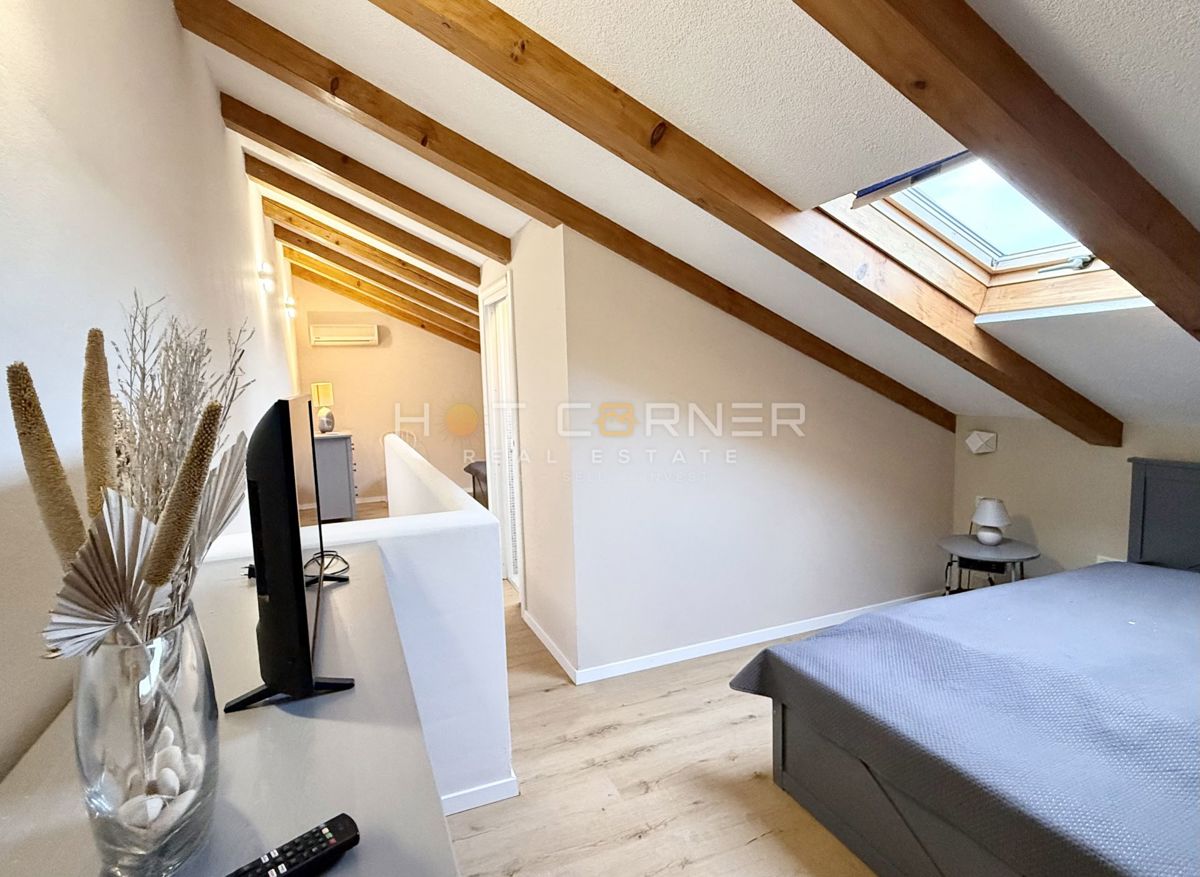 Casa con garage e vista mare