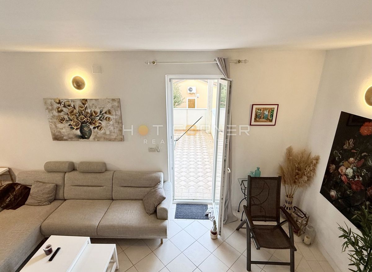 Casa con garage e vista mare