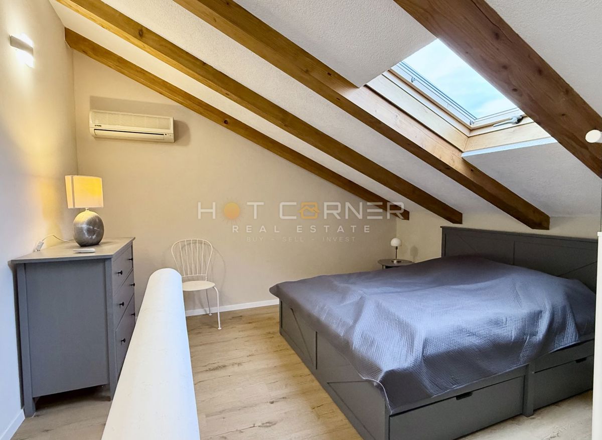 Casa con garage e vista mare