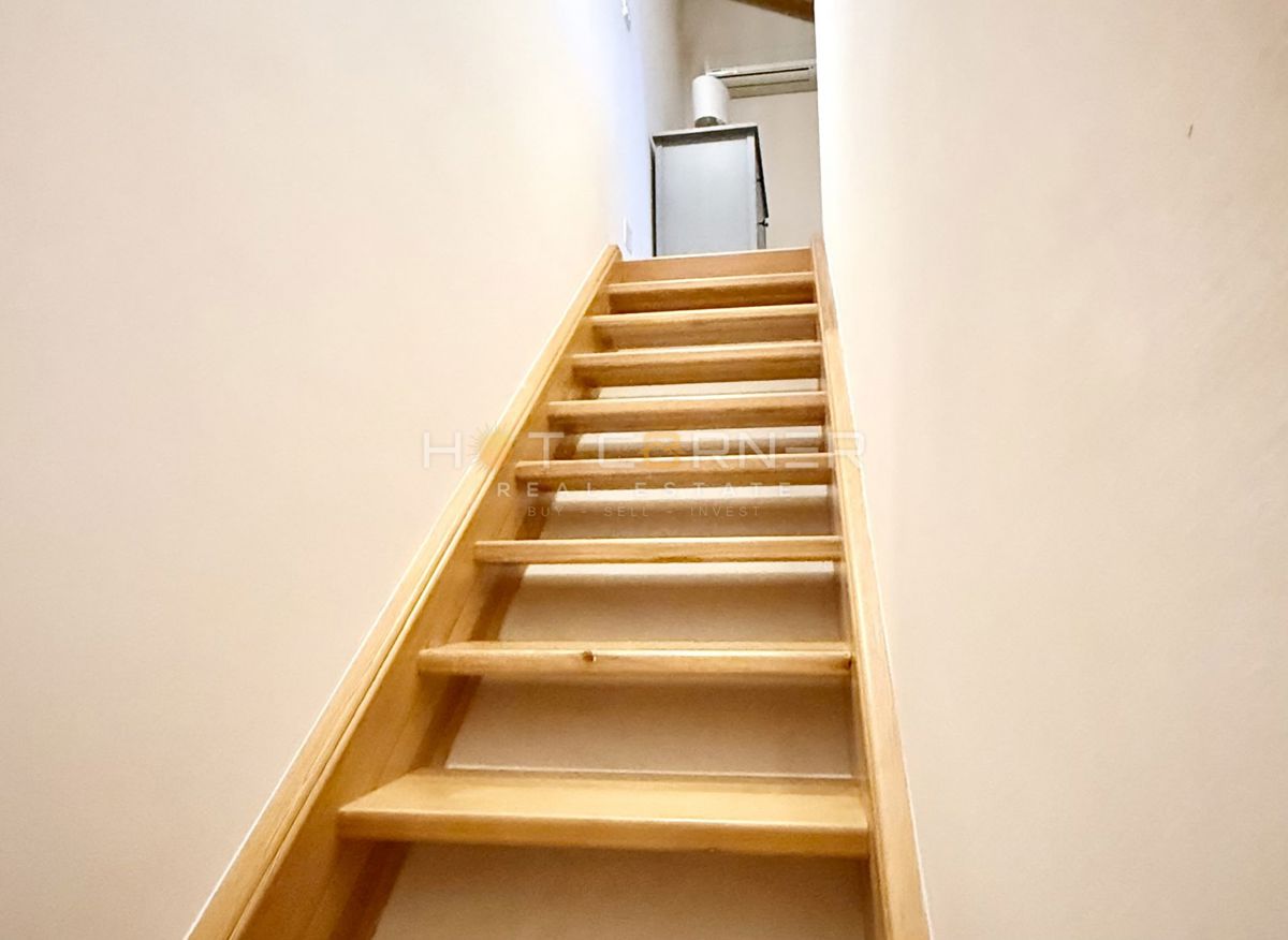 Casa con garage e vista mare