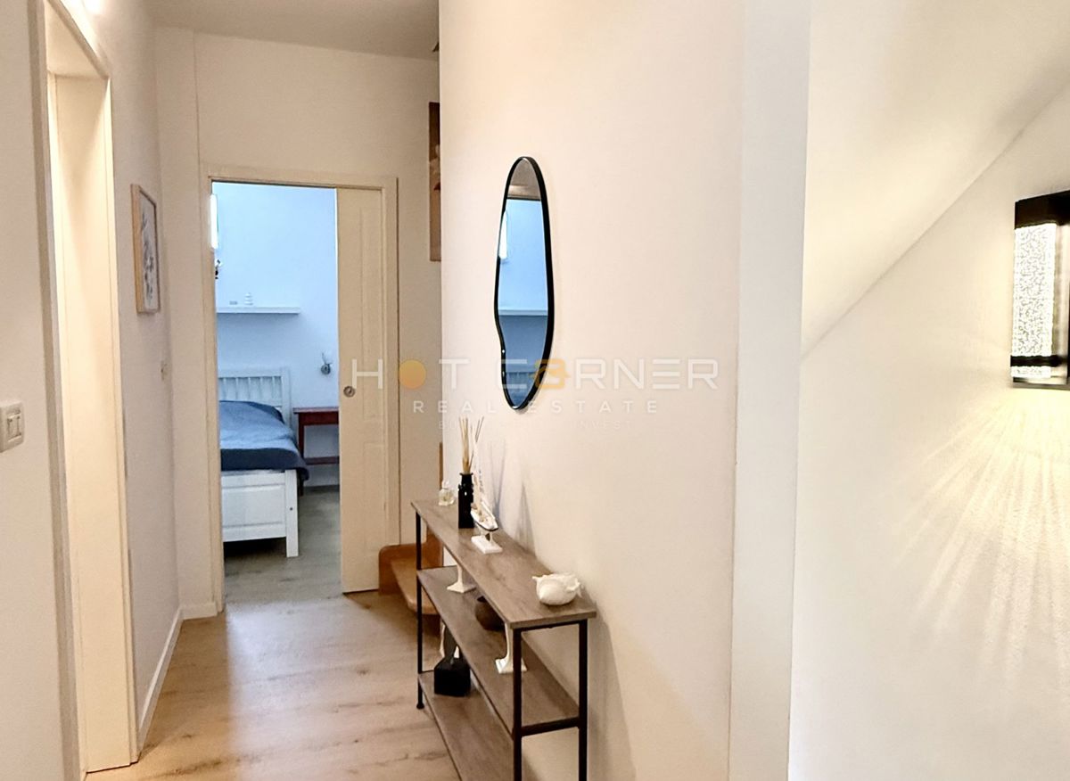 Casa con garage e vista mare