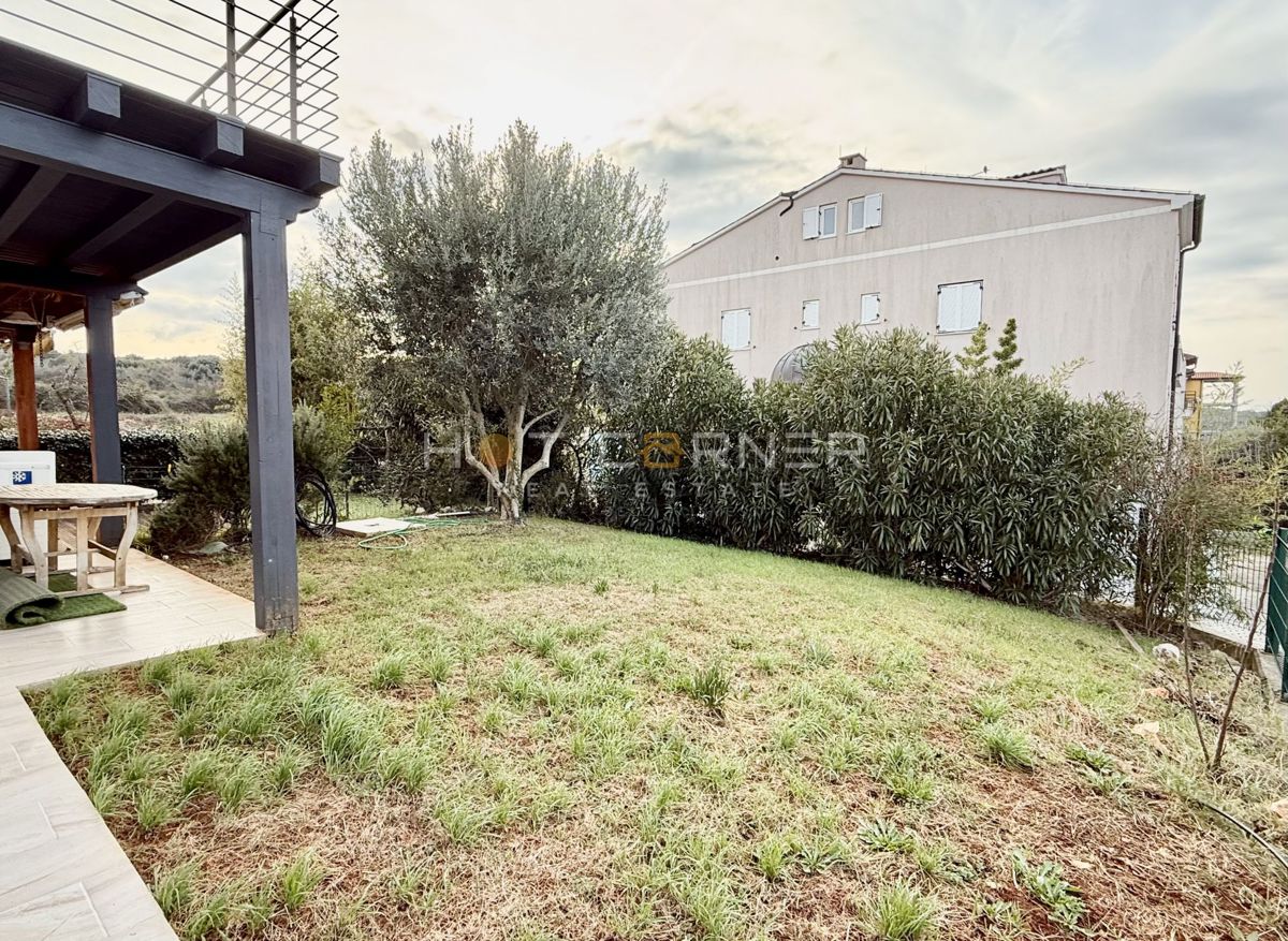 Casa con garage e vista mare