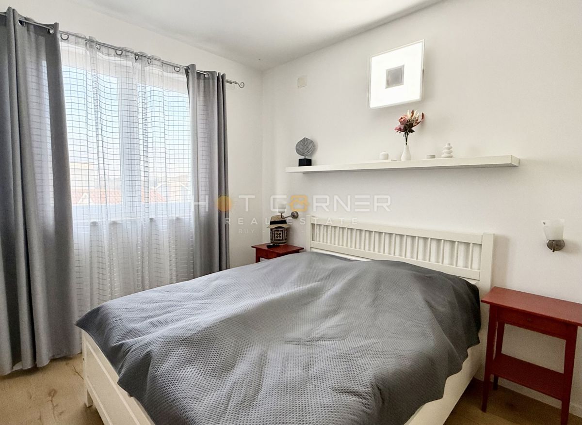 Casa con garage e vista mare