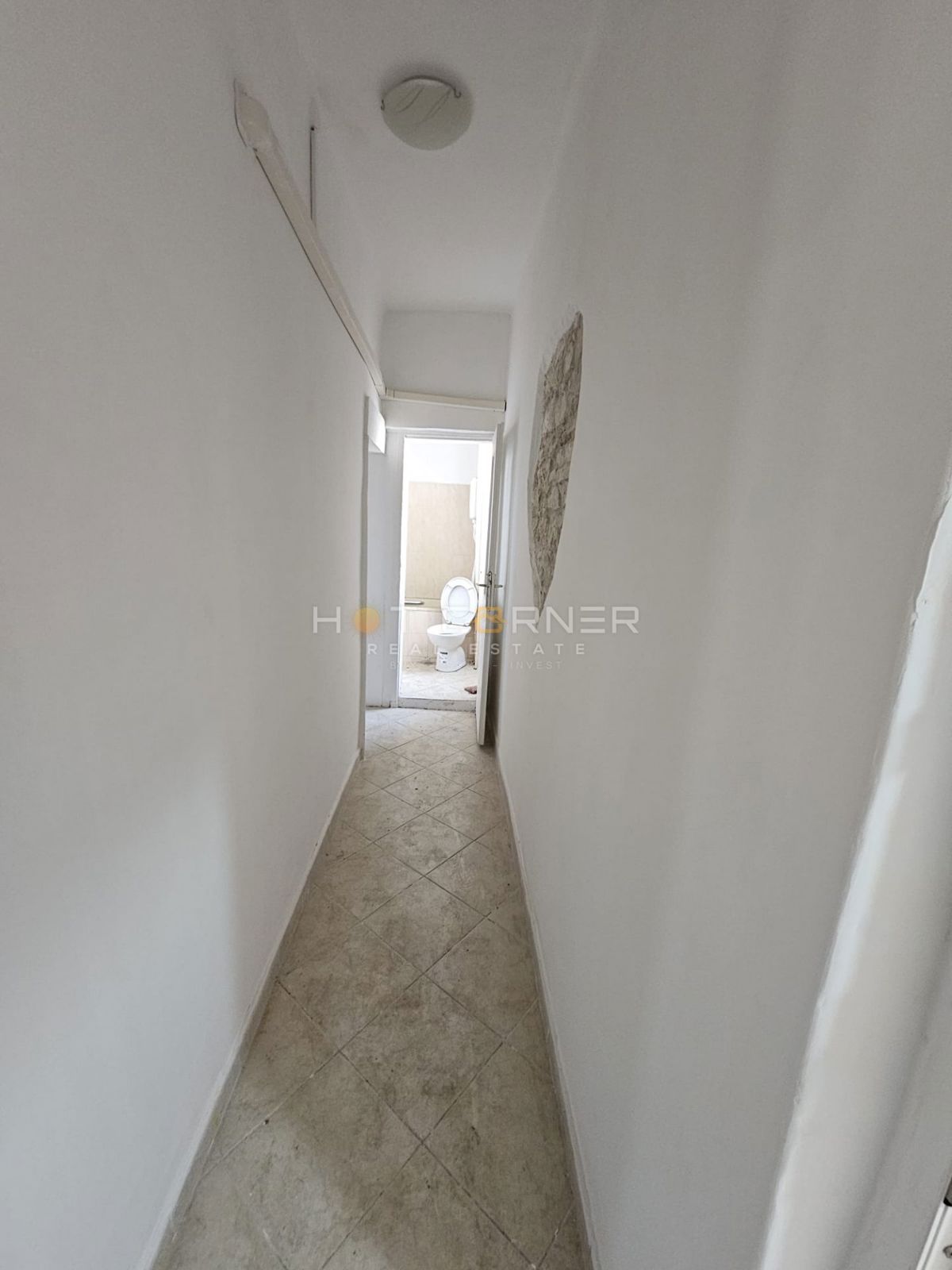 Fascino Austro-Ungarico in Vecchia Pola – 75 m², 3° Piano