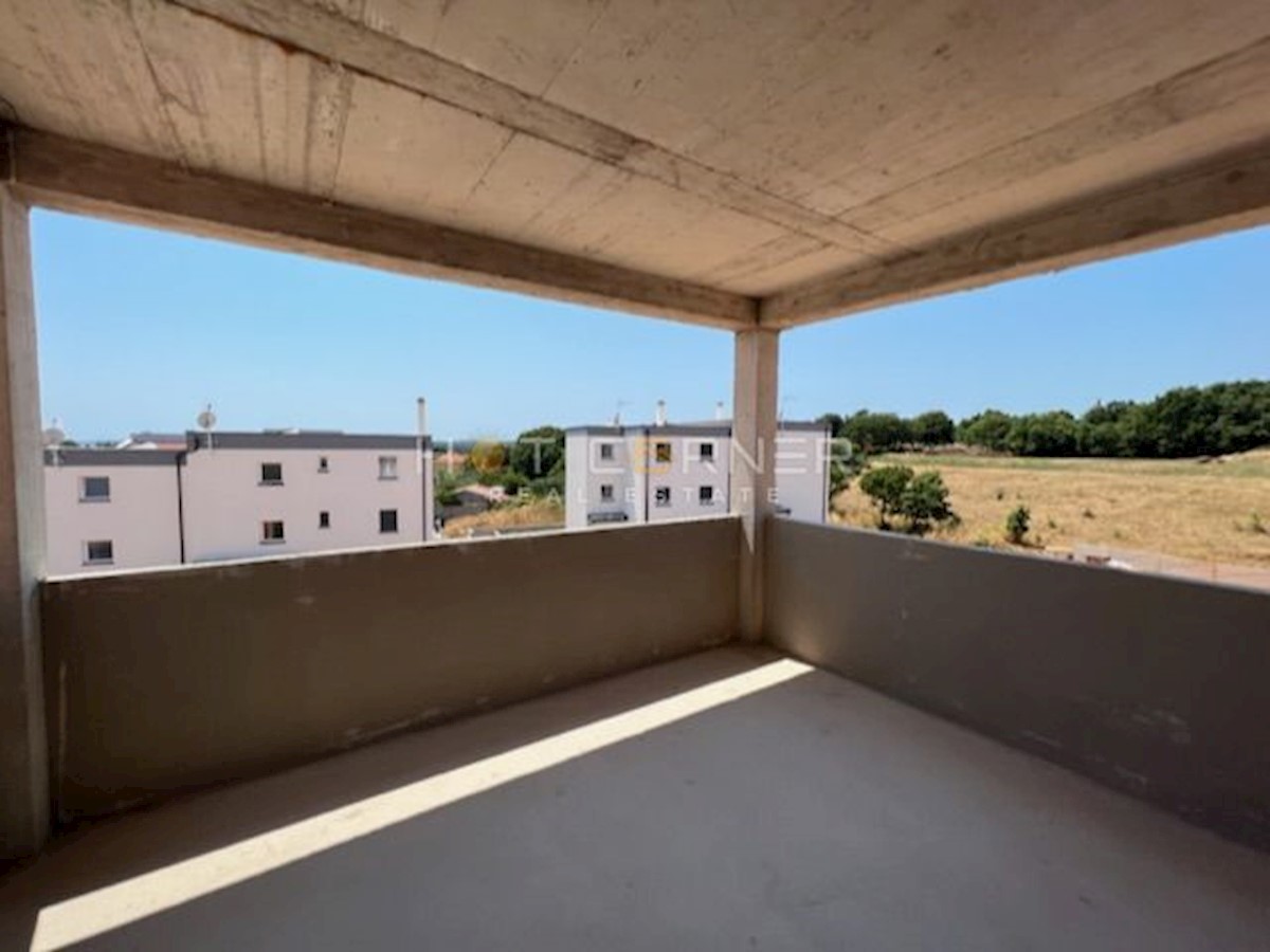 Medulin, moderno nuovo edificio, grandissimo terrazzo, 2 camere da letto