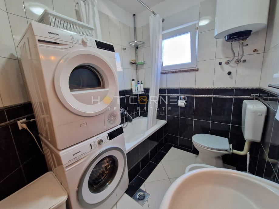 Pola, 2 case con piscina, 2 km dalla spiaggia, 3 km dal centro di Pola!