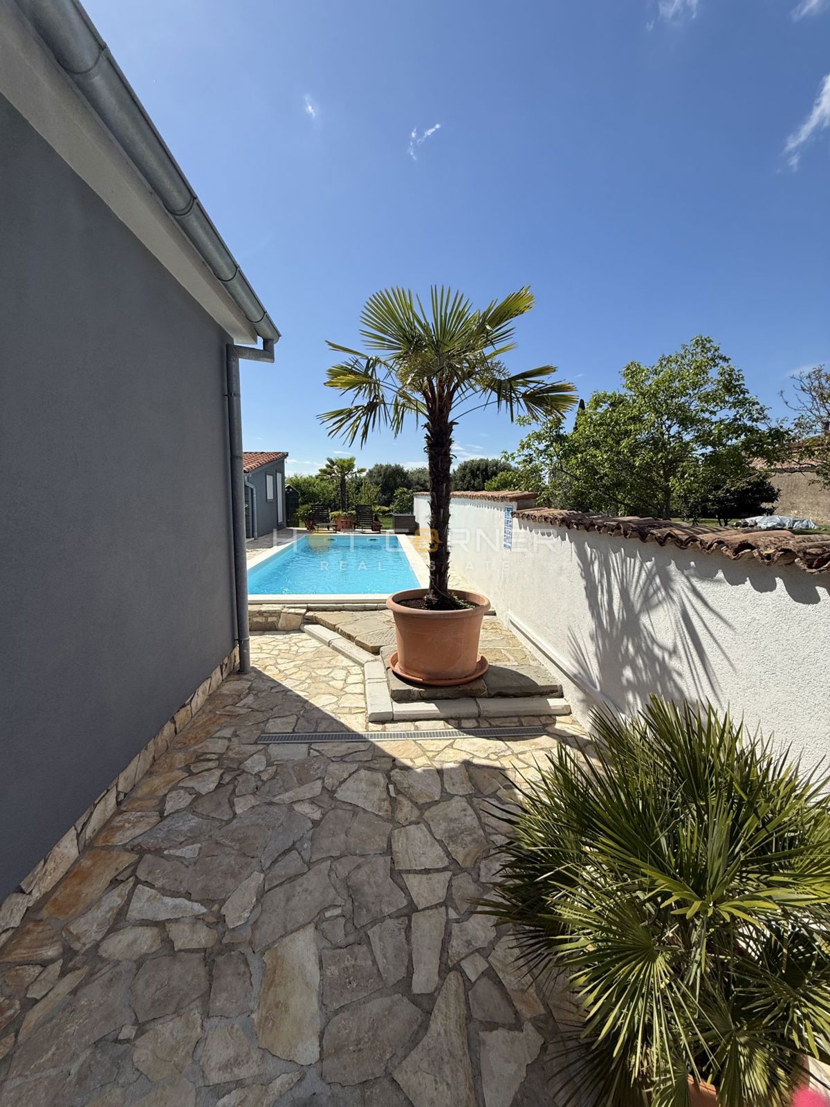 Pola, 2 case con piscina, 2 km dalla spiaggia, 3 km dal centro di Pola!