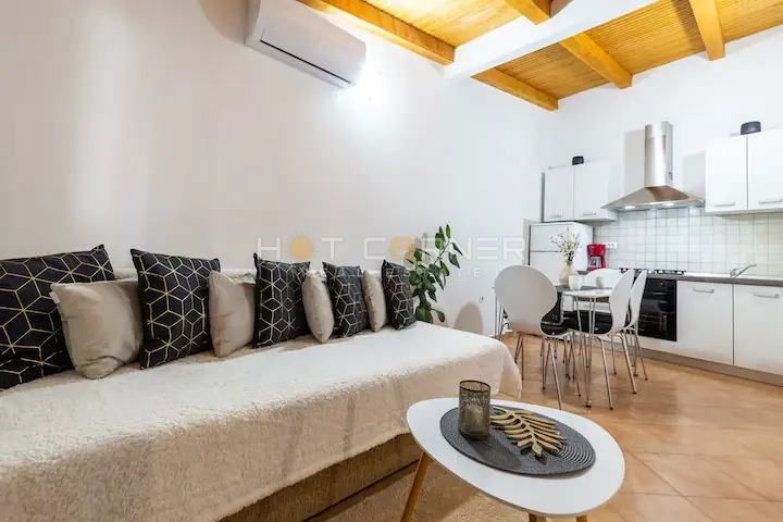 Pola, 2 case con piscina, 2 km dalla spiaggia, 3 km dal centro di Pola!