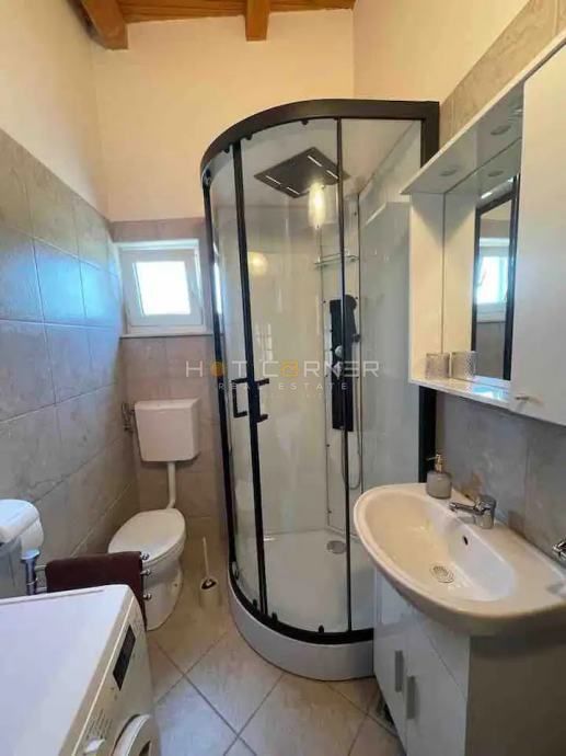 Pola, 2 case con piscina, 2 km dalla spiaggia, 3 km dal centro di Pola!