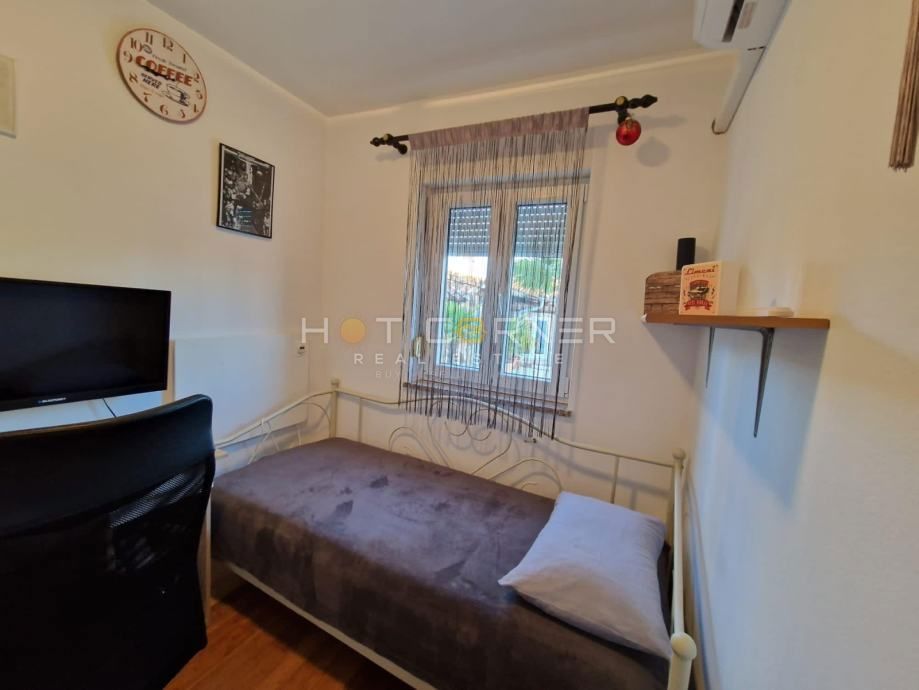 Pola, 2 case con piscina, 2 km dalla spiaggia, 3 km dal centro di Pola!