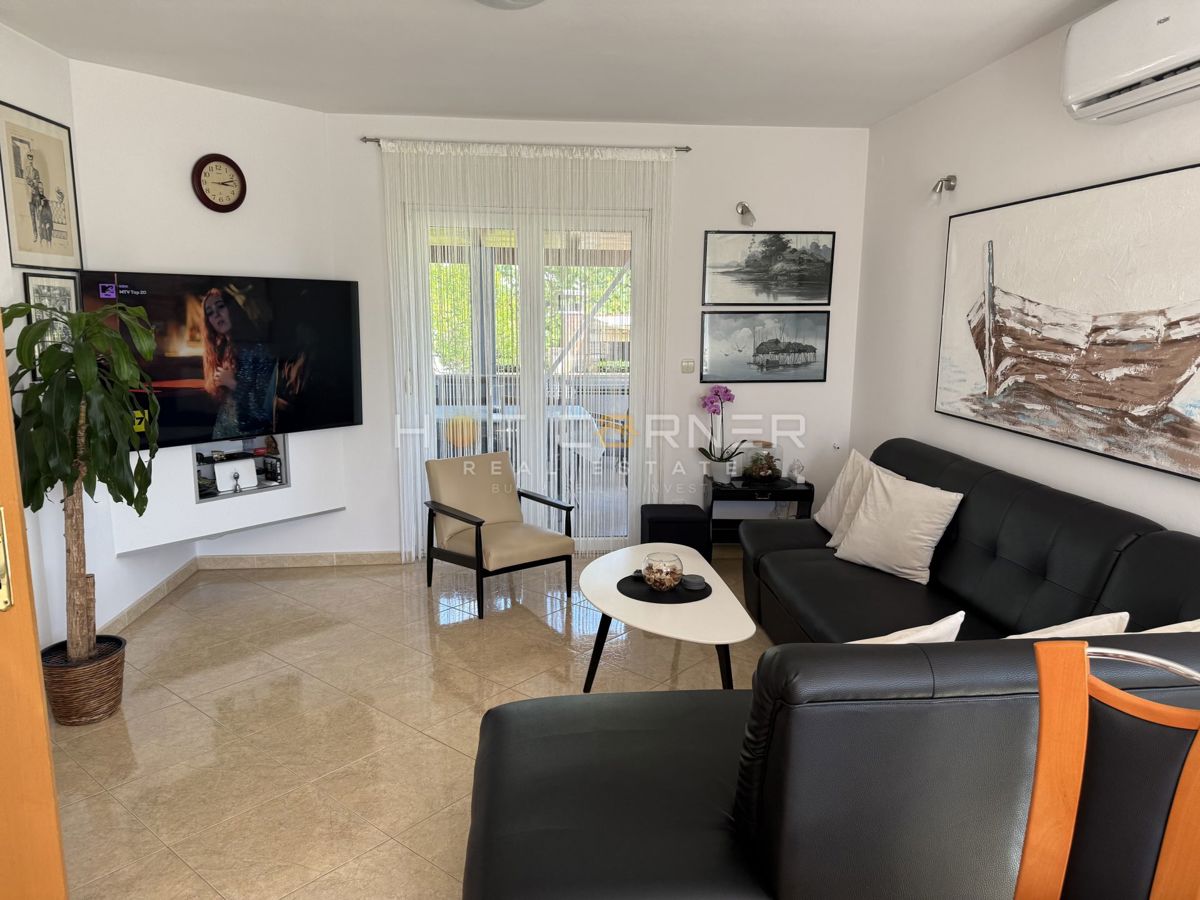 Pola, 2 case con piscina, 2 km dalla spiaggia, 3 km dal centro di Pola!