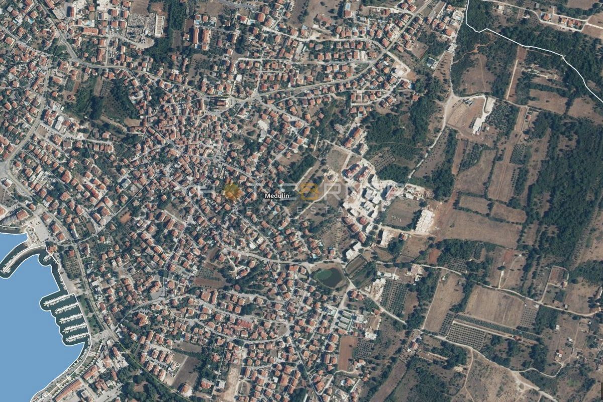 Medulin, Opportunità, 2896 m², 1 km dalla spiaggia, per la costruzione di più edifici o case!