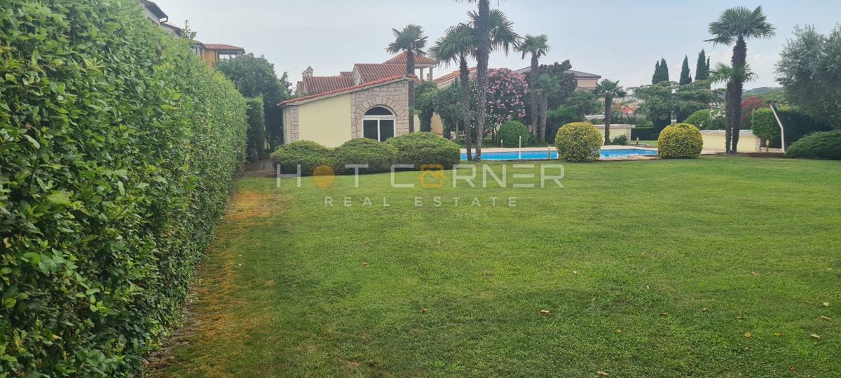 Terreno edificabile Pomer, Medulin, 900m2
