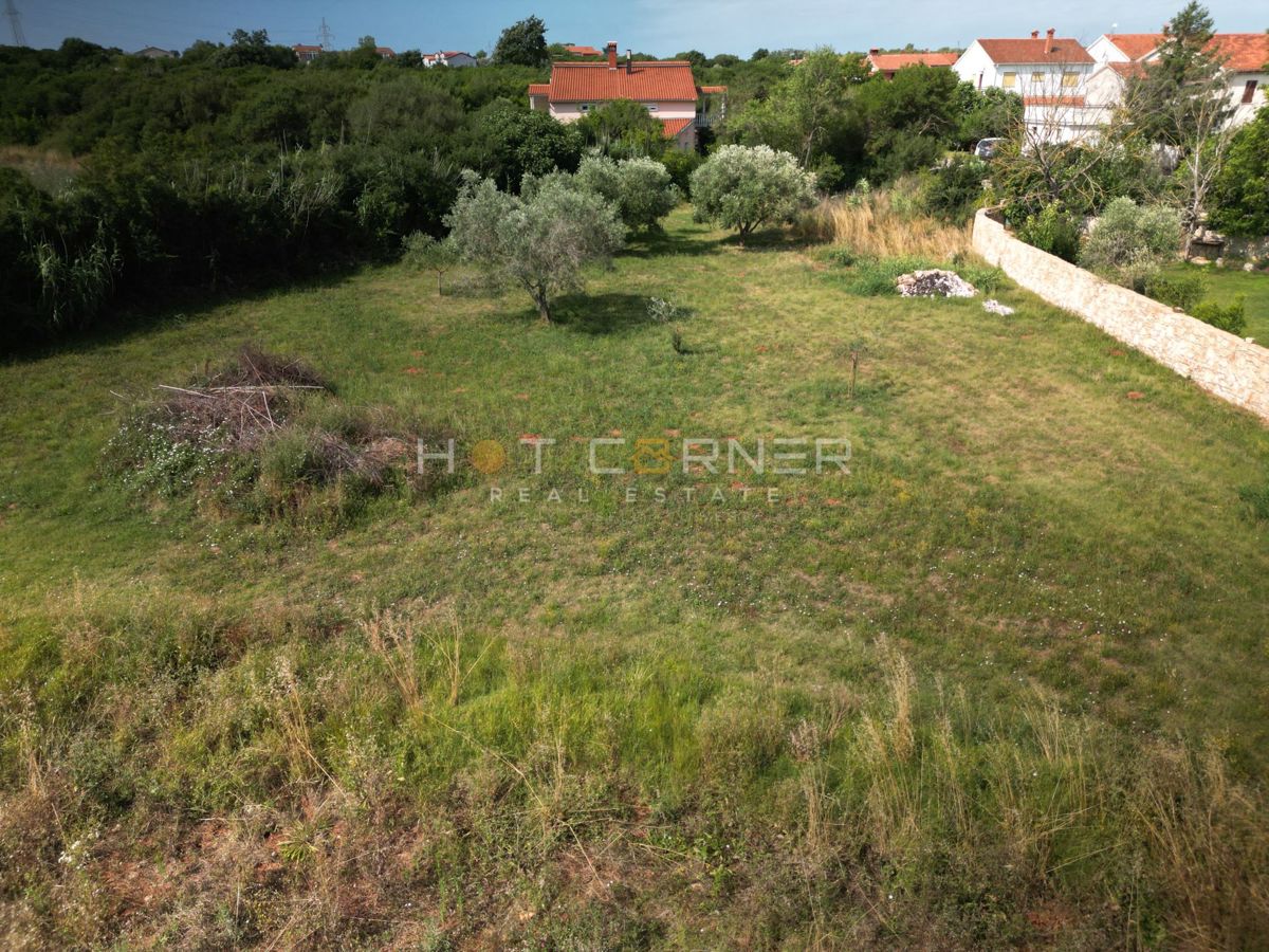 Occasione unica – Villa moderna con piscina e giardino a Valdebek, Pola