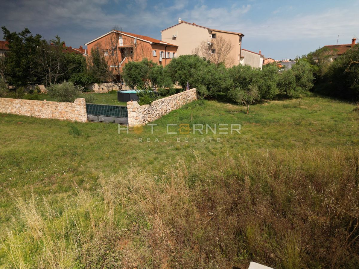 Occasione unica – Villa moderna con piscina e giardino a Valdebek, Pola