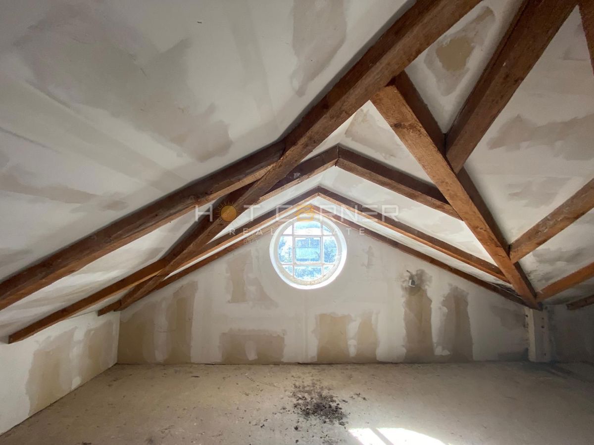 Pola, villa austro-ungarica in posizione top, ideale per boutique hotel o villa familiare di lusso