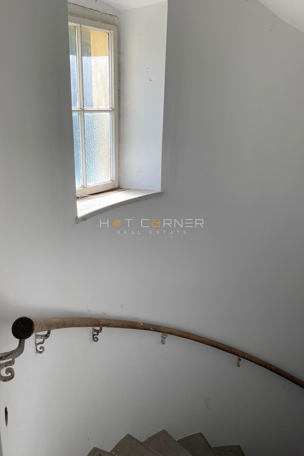 Pola, villa austro-ungarica in posizione top, ideale per boutique hotel o villa familiare di lusso