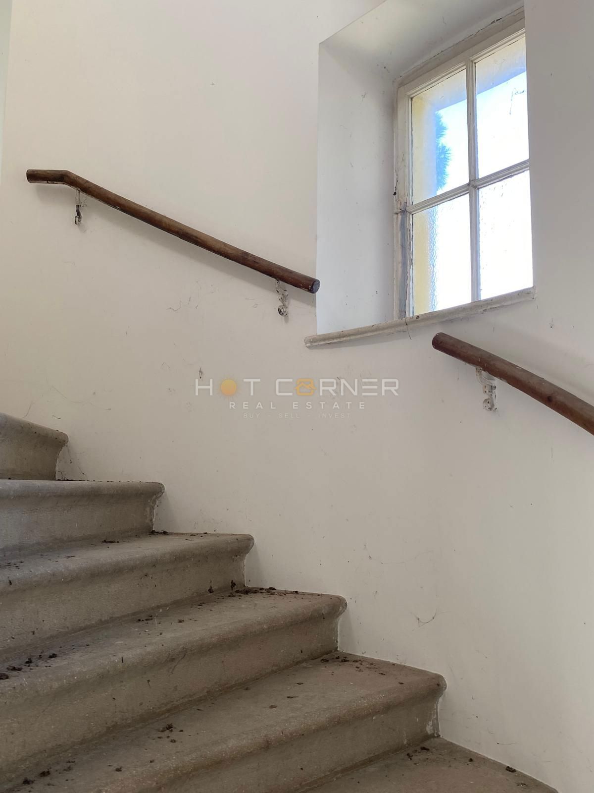 Pola, villa austro-ungarica in posizione top, ideale per boutique hotel o villa familiare di lusso