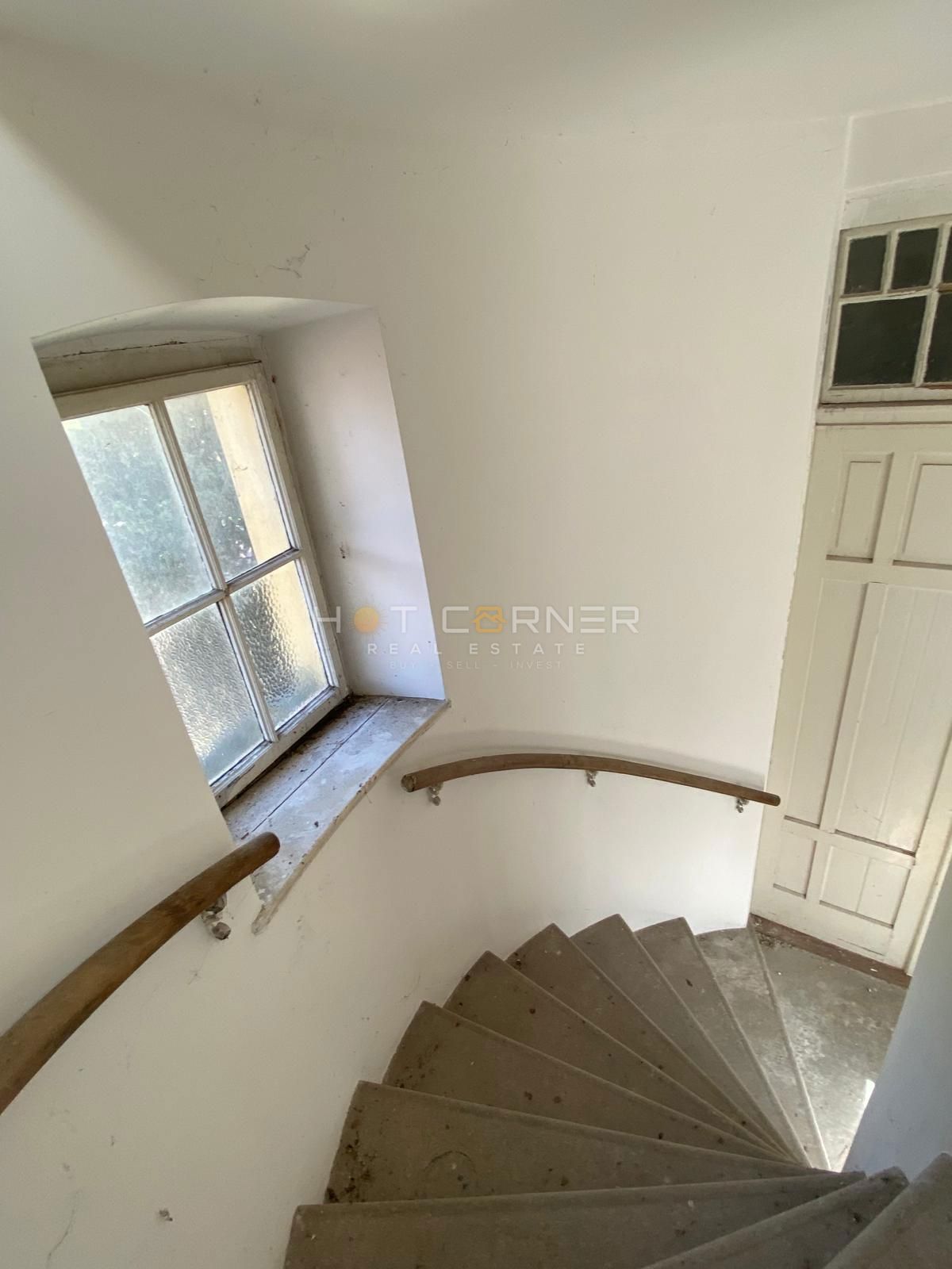 Pola, villa austro-ungarica in posizione top, ideale per boutique hotel o villa familiare di lusso