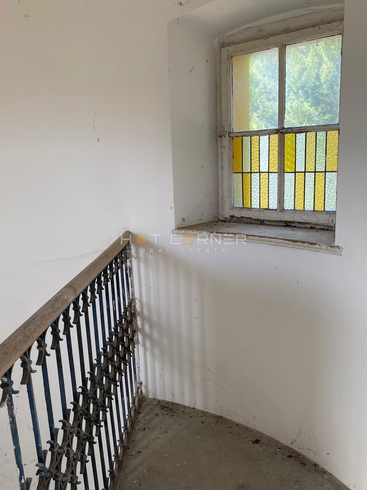 Pola, villa austro-ungarica in posizione top, ideale per boutique hotel o villa familiare di lusso