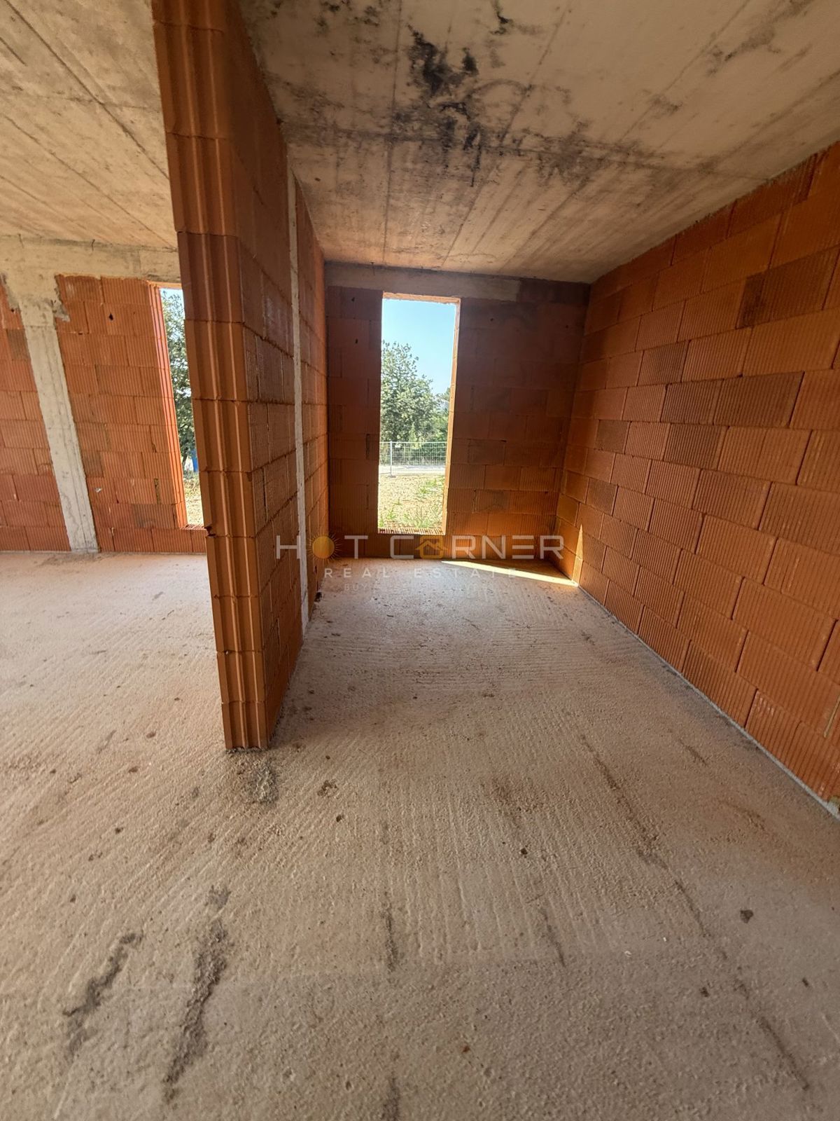 Medulin, posizione top, 300 m dalla spiaggia, piano terra, 2 camere + giardino di 60 m²