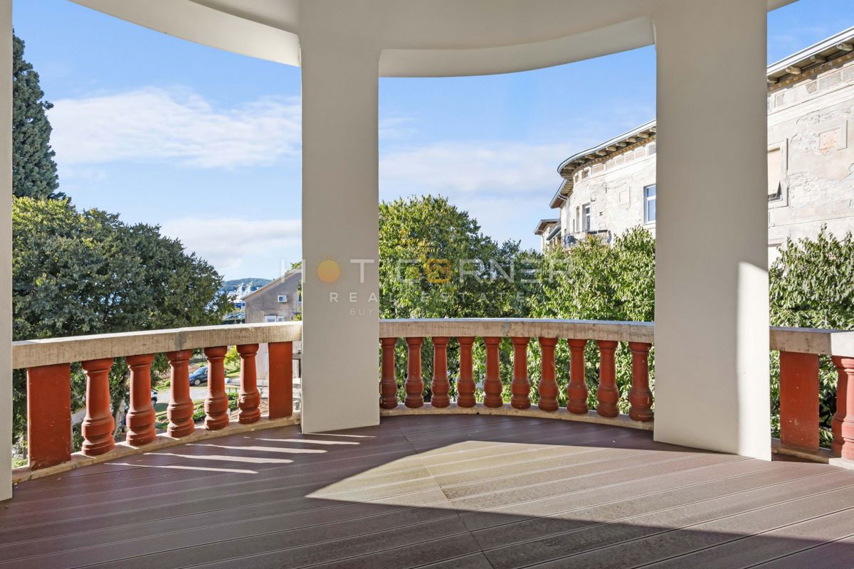 Appartamento elegante in Villa Minz, 147 m², vista mare