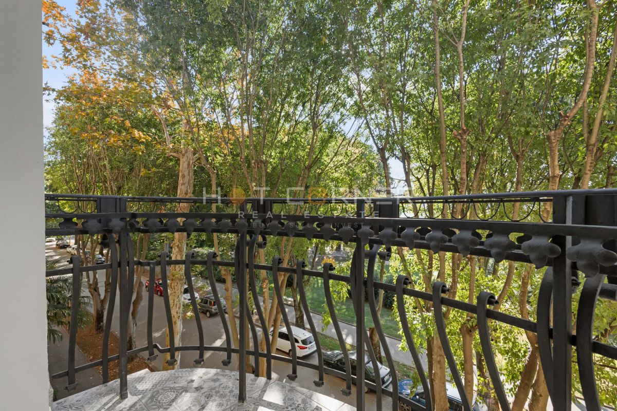 Appartamento elegante in Villa Minz, 147 m², vista mare