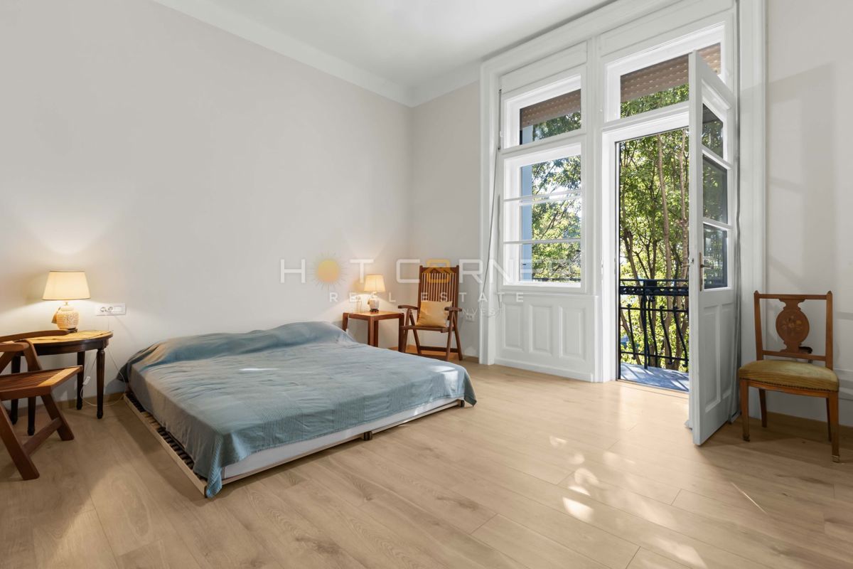 Appartamento elegante in Villa Minz, 147 m², vista mare