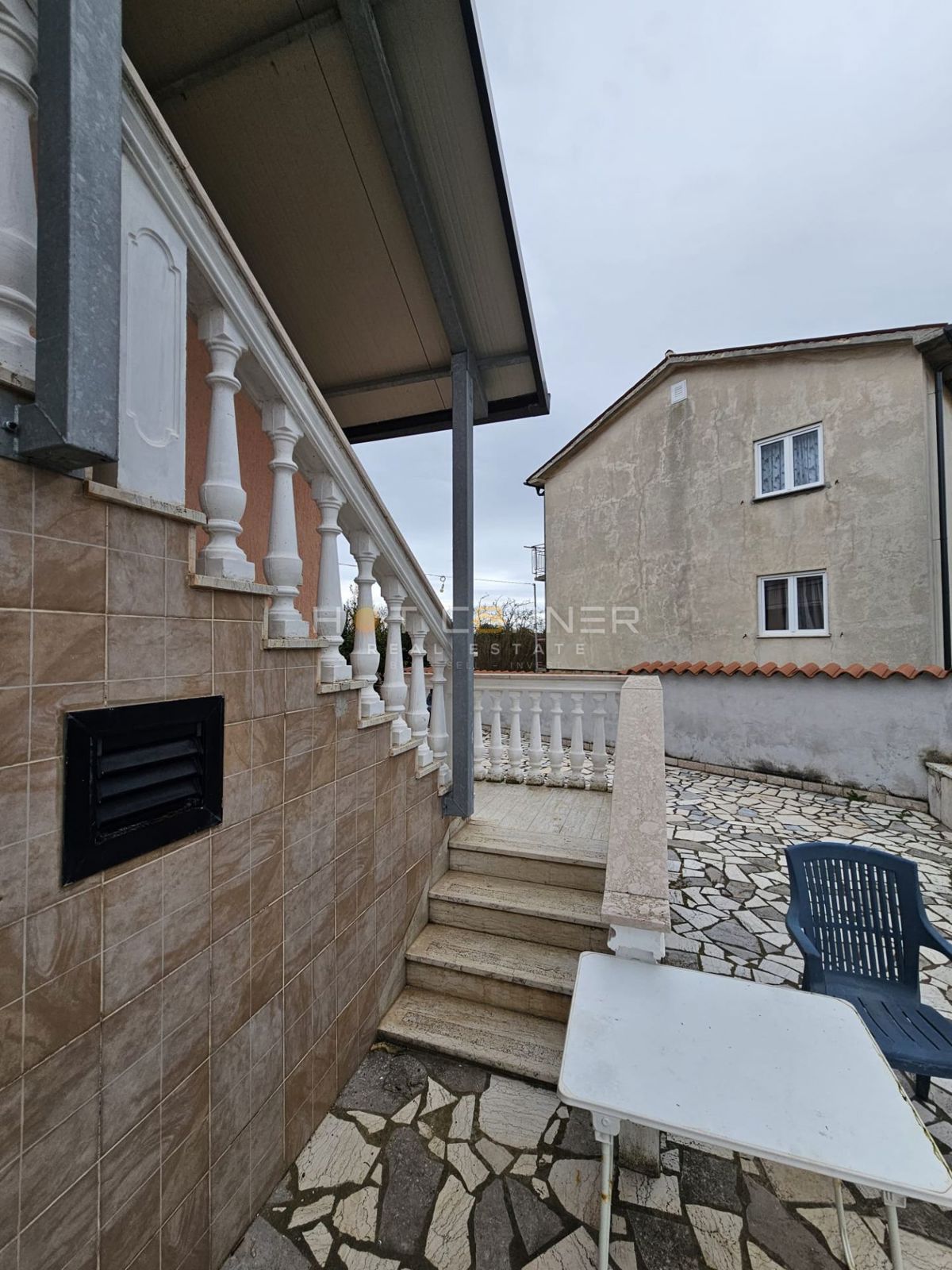 Casa con Tre Appartamenti e Vista Mare – Ližnjan