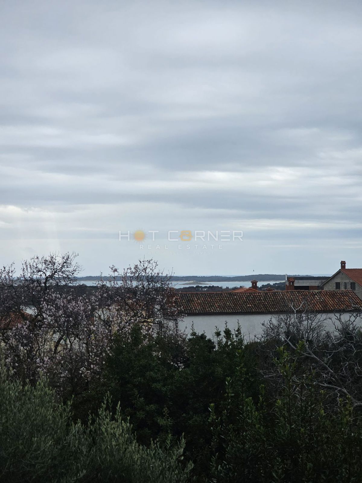 Casa con Tre Appartamenti e Vista Mare – Ližnjan